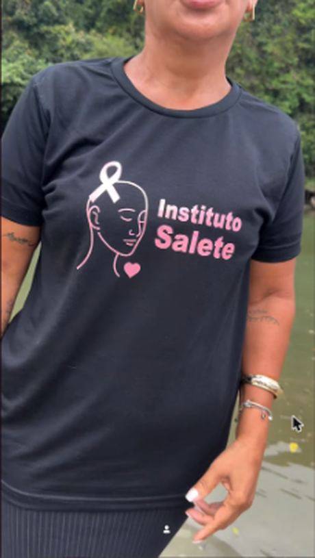 Camiseta do Instituto Salete vestida fora do evento